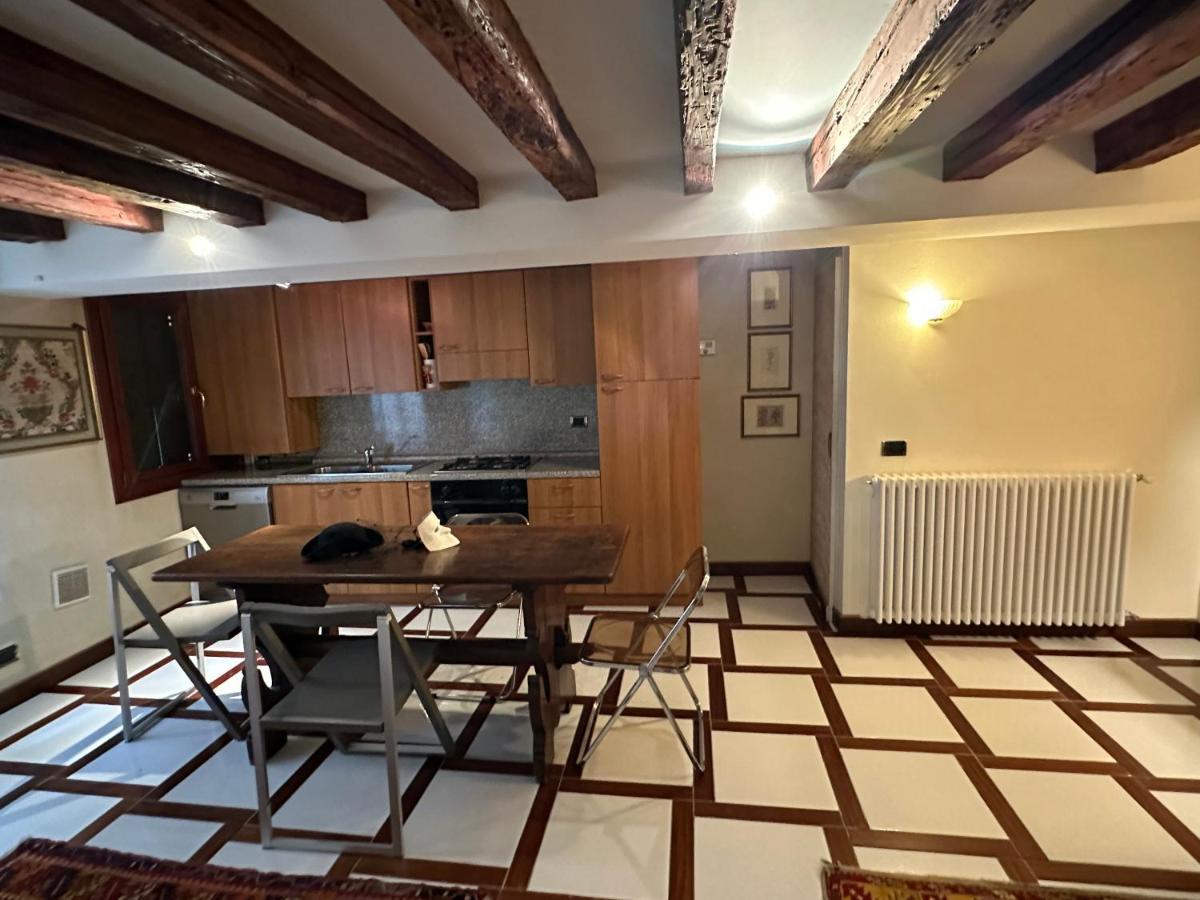 1 Ca'Del Traghetto Family Apartment Venedig Exterior foto
