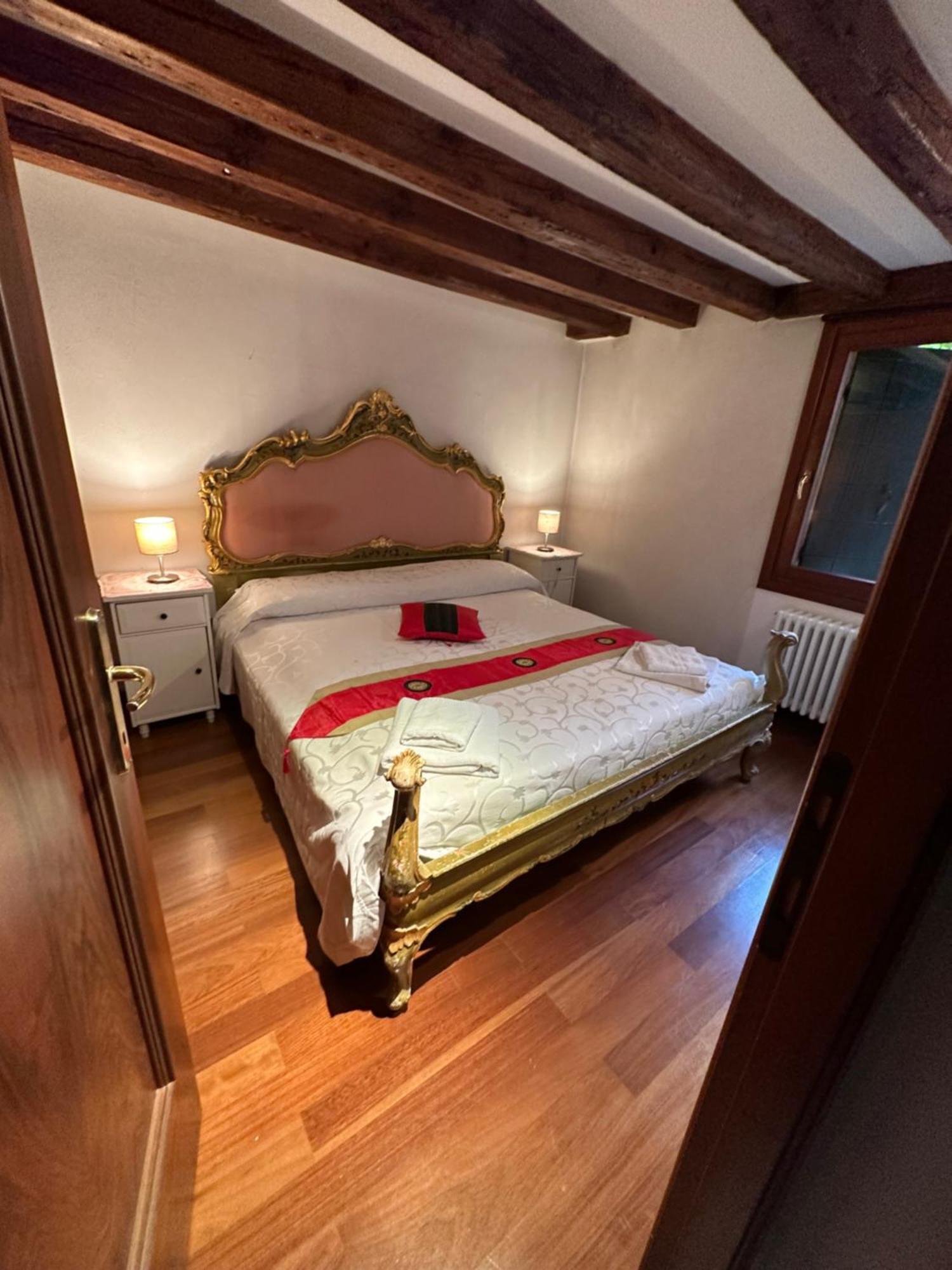 1 Ca'Del Traghetto Family Apartment Venedig Exterior foto